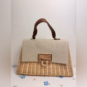 Kontessa NWOT Italian Hand-Woven Wicker Straw Canvas Gold Hardware Turn Lock Bag